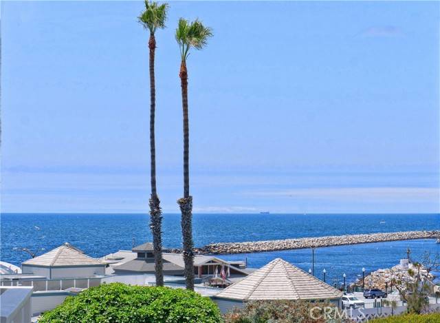 Redondo Beach, CA 90277,620 The Village #210