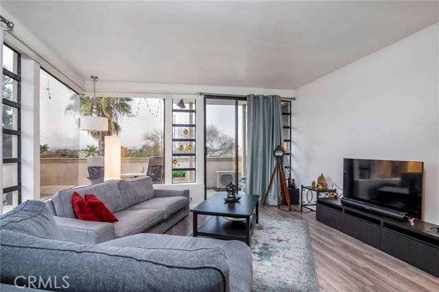 Signal Hill, CA 90755,2525 E 19th Street #12