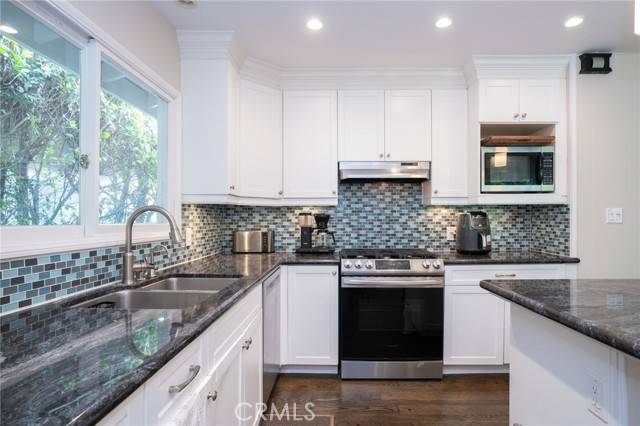 Palos Verdes Estates, CA 90274,825 Tyburn Road