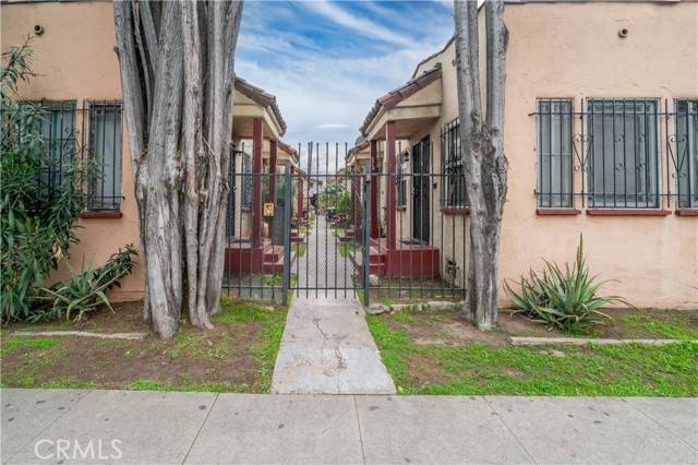 Los Angeles, CA 90065,2626 Idell Street