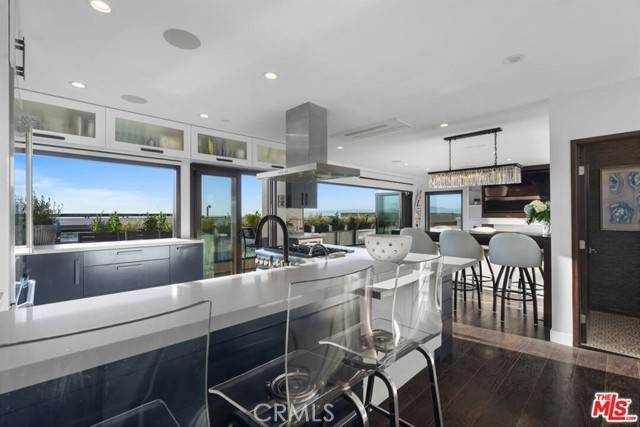 Manhattan Beach, CA 90266,232 30th Place