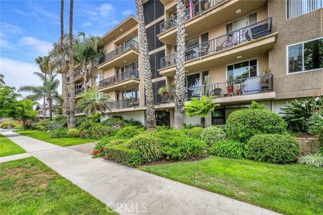 Long Beach, CA 90803,2662 E 2nd Street #E1