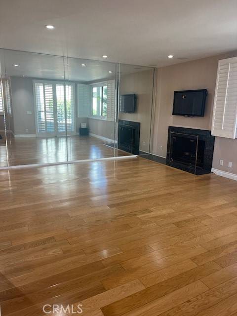 Redondo Beach, CA 90277,110 The Village #101