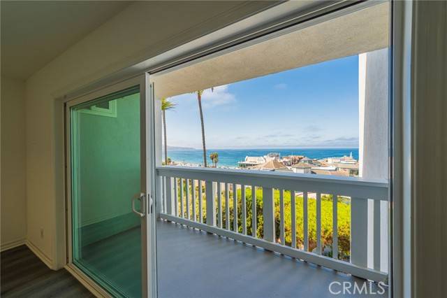 Redondo Beach, CA 90277,630 The Village #117