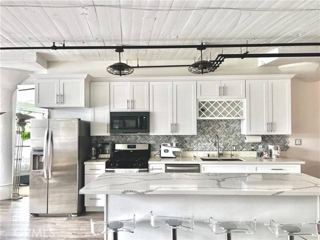 Los Angeles, CA 90031,200 N San Fernando Road #219