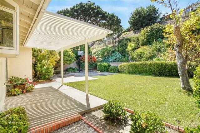 Rancho Palos Verdes, CA 90275,27415 Larchbluff Drive