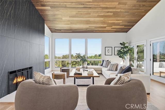 Rancho Palos Verdes, CA 90275,5204 Middlecrest Road