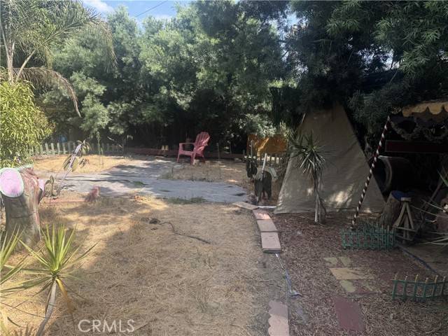 South Gate, CA 90280,10555 Karmont