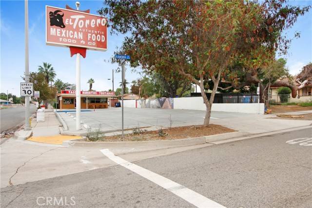 Corona, CA 92879,222 E 3rd Street