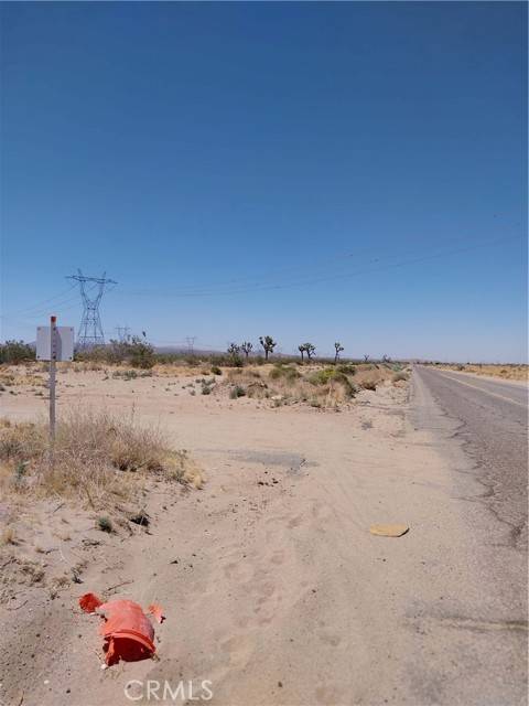 Adelanto, CA 92301,888 Koala Road