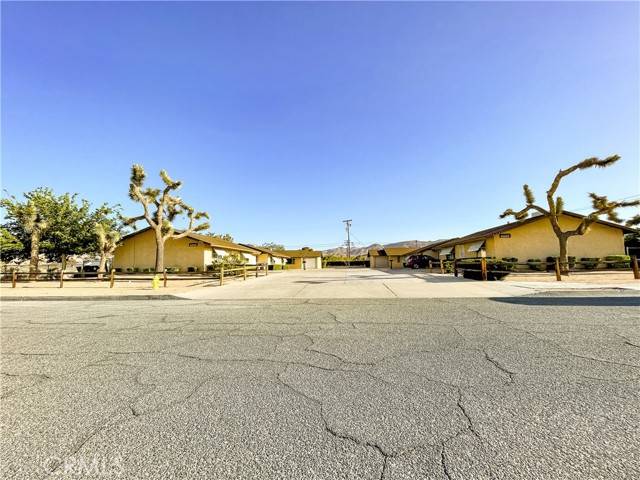 Joshua Tree, CA 92252,61947 Plaza Road