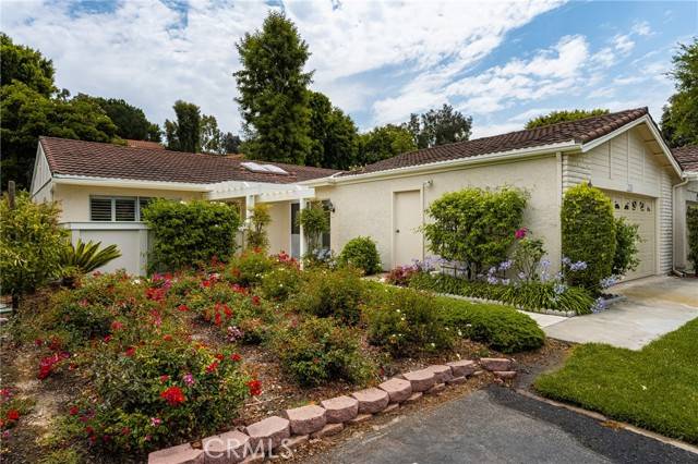 Laguna Woods, CA 92637,3325 Via Carrizo #A