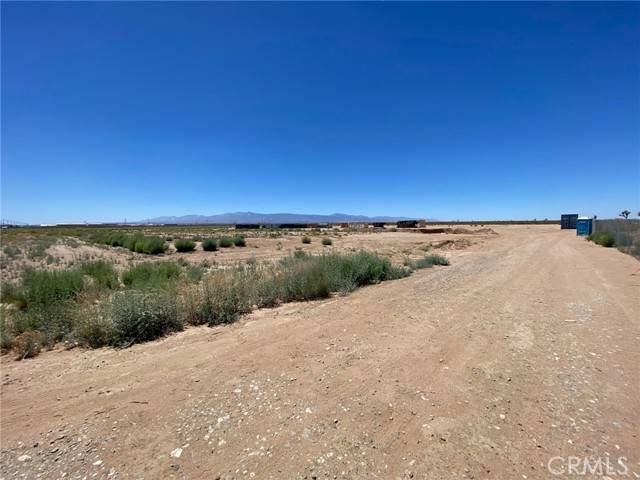 Adelanto, CA 92301,17630 Koala Road