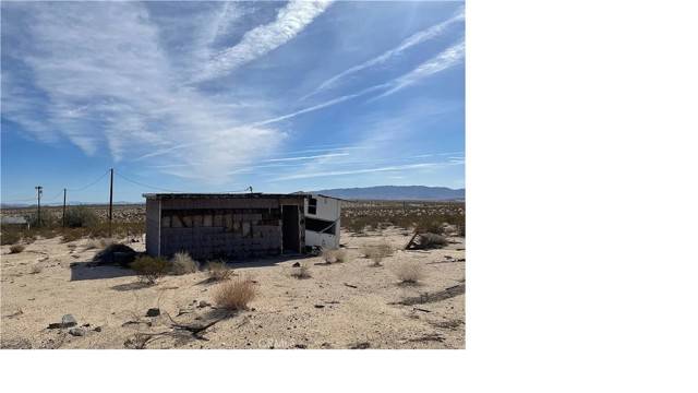 Joshua Tree, CA 92252,66935 Daisy Lane