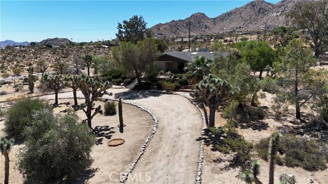 Joshua Tree, CA 92252,60383 Melton Trail