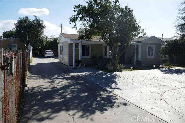 Santa Ana, CA 92704,1129 S Golden West Avenue