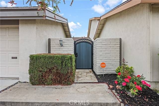 Irvine, CA 92612,5 Chicory Way