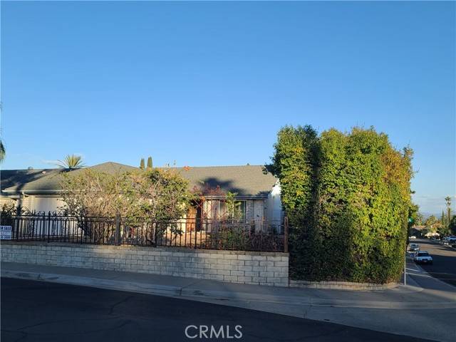 Laguna Hills, CA 92653,23582 Venisia