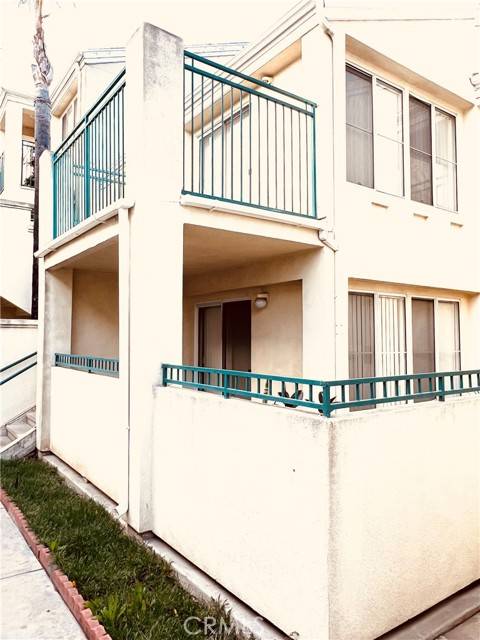 Bell Gardens, CA 90201,6358 Gage Avenue #215