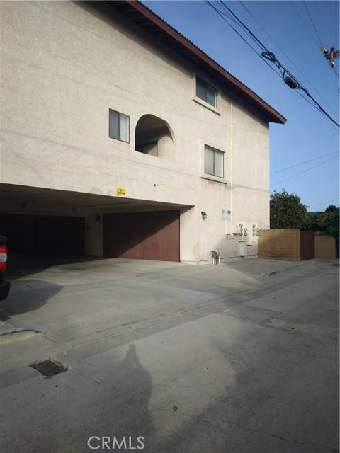 Los Alamitos, CA 90720,10842 Walnut Street