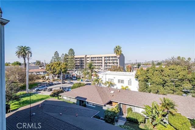 Long Beach, CA 90814,372 Carroll Park East #409