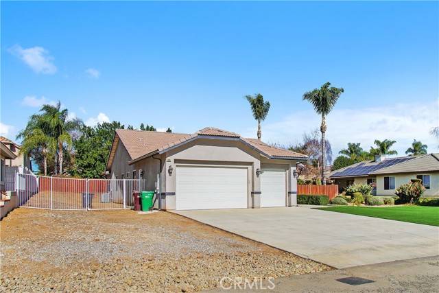 Riverside, CA 92503,14084 moonridge Drive