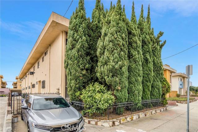 Hawthorne, CA 90250,4376 W 134th Street