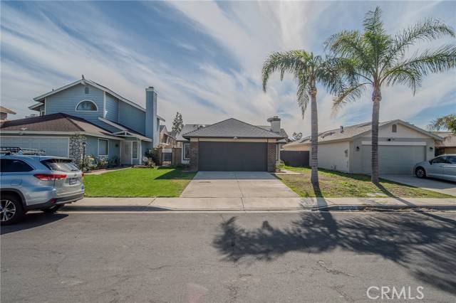 Fontana, CA 92336,16233 Barbee Street