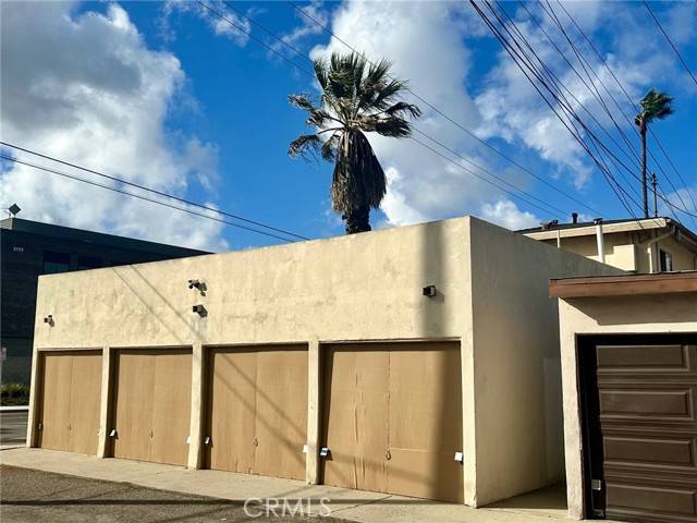 Signal Hill, CA 90755,1000 E 32nd Street