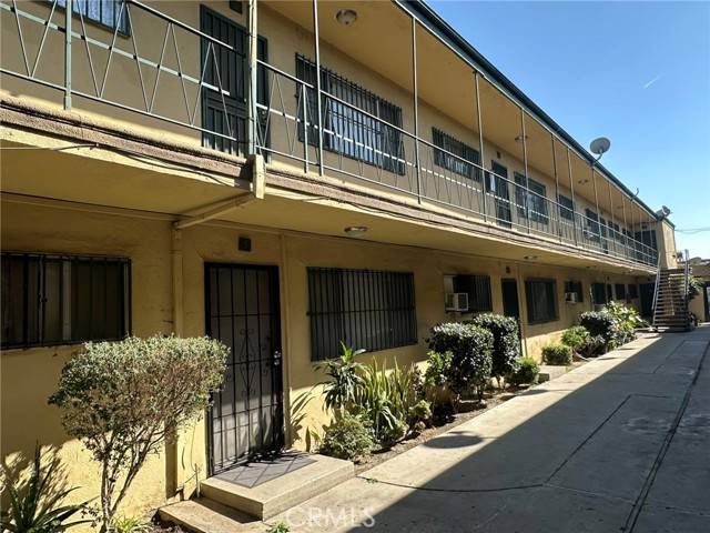 Cudahy, CA 90201,5030 Santa Ana Street