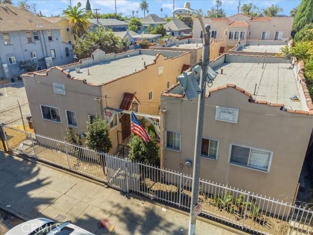 Los Angeles, CA 90011,424 E 20th Street