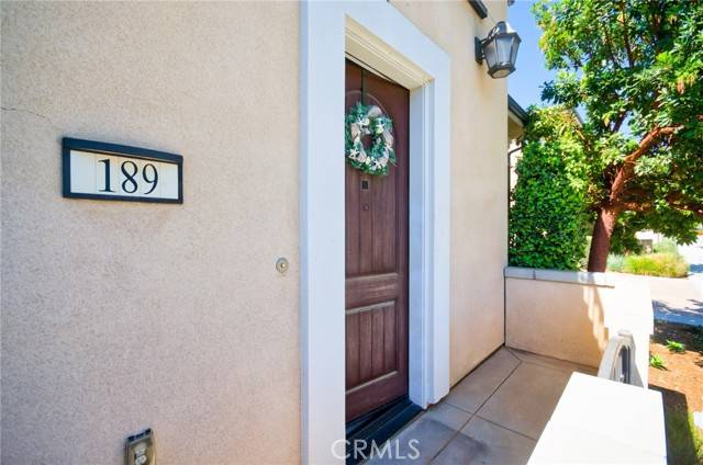 Irvine, CA 92618,189 Follyhatch