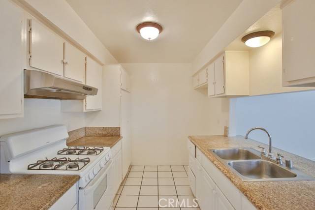 Fullerton, CA 92833,1616 Picadilly Way