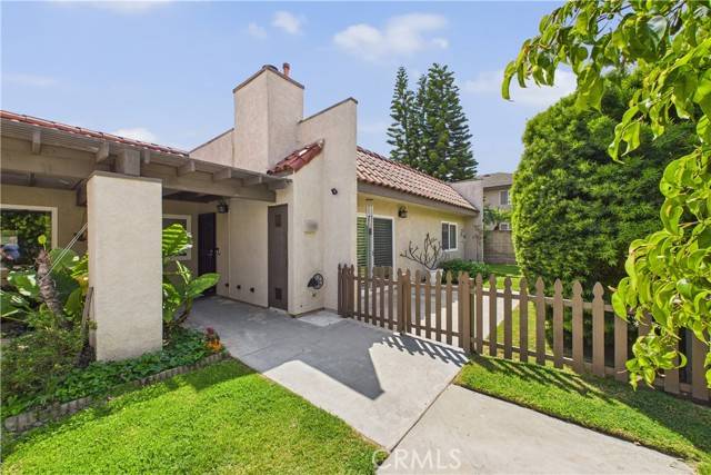 Anaheim, CA 92804,729 S Hayward Street #3