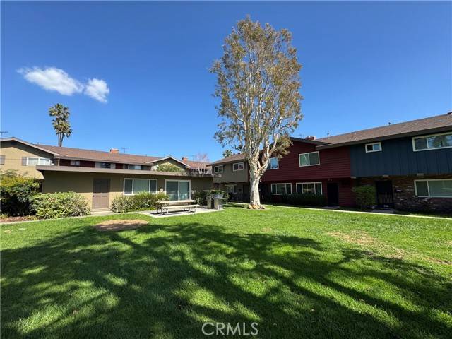 Tustin, CA 92780,13662 Red Hill Avenue #D