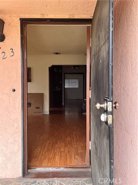 Compton, CA 90221,1423 S Poinsettia Avenue