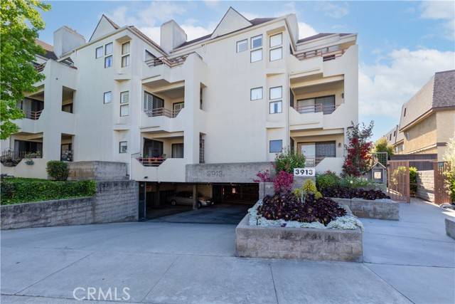 Long Beach, CA 90807,3913 N Virginia Road #207