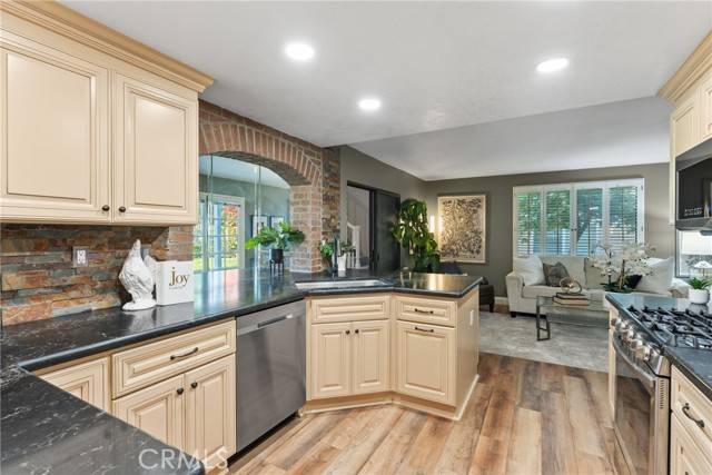 Yorba Linda, CA 92887,21340 Via Del Puma