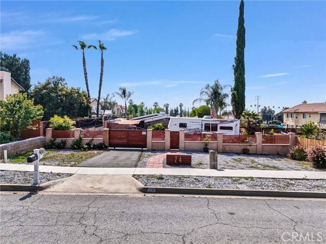 Redlands, CA 92374,24 S La Salle Street