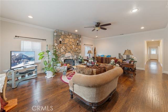 San Bernardino, CA 92405,424 W 20th Street