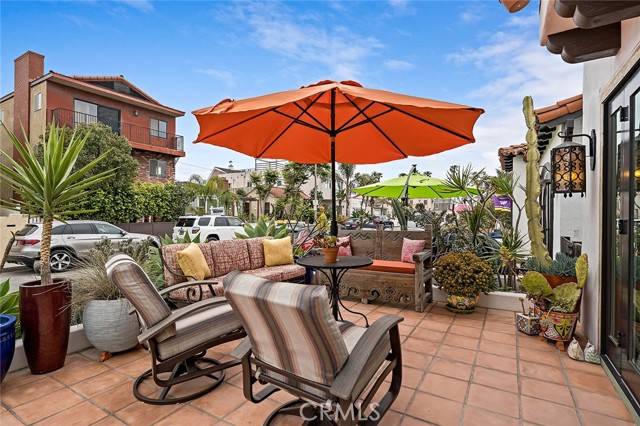 Long Beach, CA 90803,69 Santa Ana Avenue