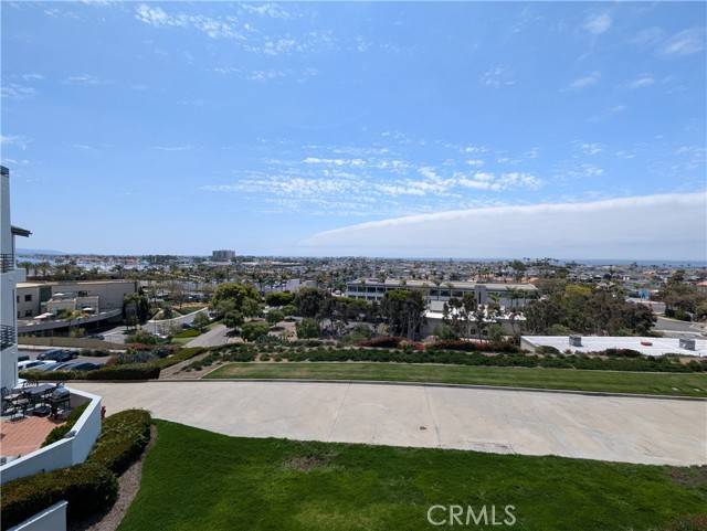 Newport Beach, CA 92663,270 Cagney Lane #308