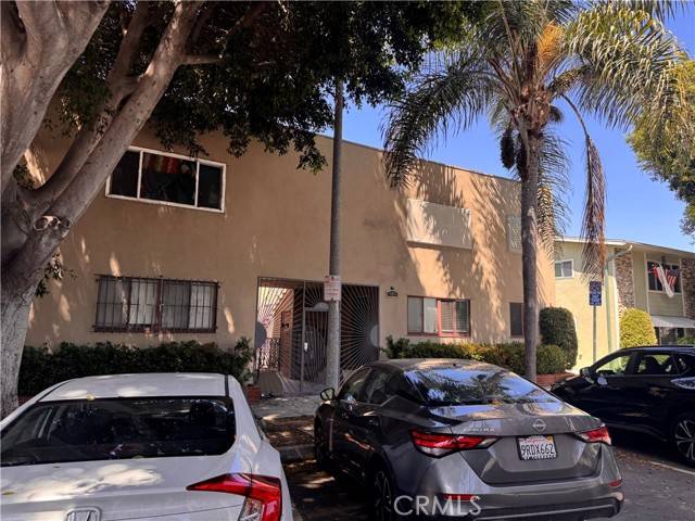 Long Beach, CA 90802,925 E Appleton Street #4