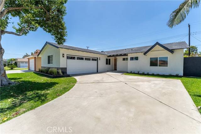 Santa Ana, CA 92704,2514 S Rita Way