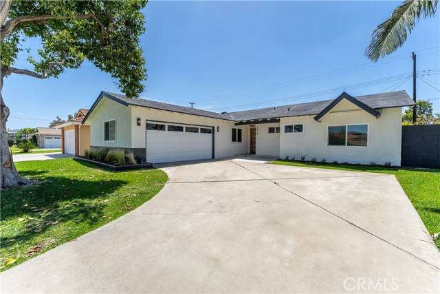 Santa Ana, CA 92704,2514 S Rita Way