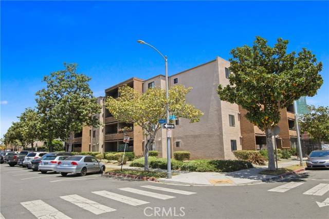 Long Beach, CA 90813,1450 Locust Avenue #205
