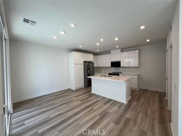Santa Ana, CA 92705,601 S Lyon Street
