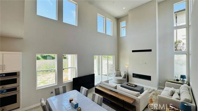 Lake Forest (el Toro), CA 92630,151 Holliston