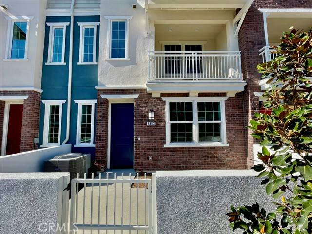 Buena Park, CA 90621,6983 Cottonwood Lane