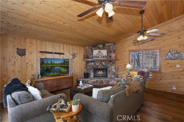 Big Bear Lake, CA 92315,43122 Moonridge Road